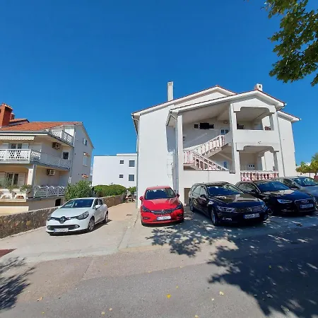 Apartment Bernarda *